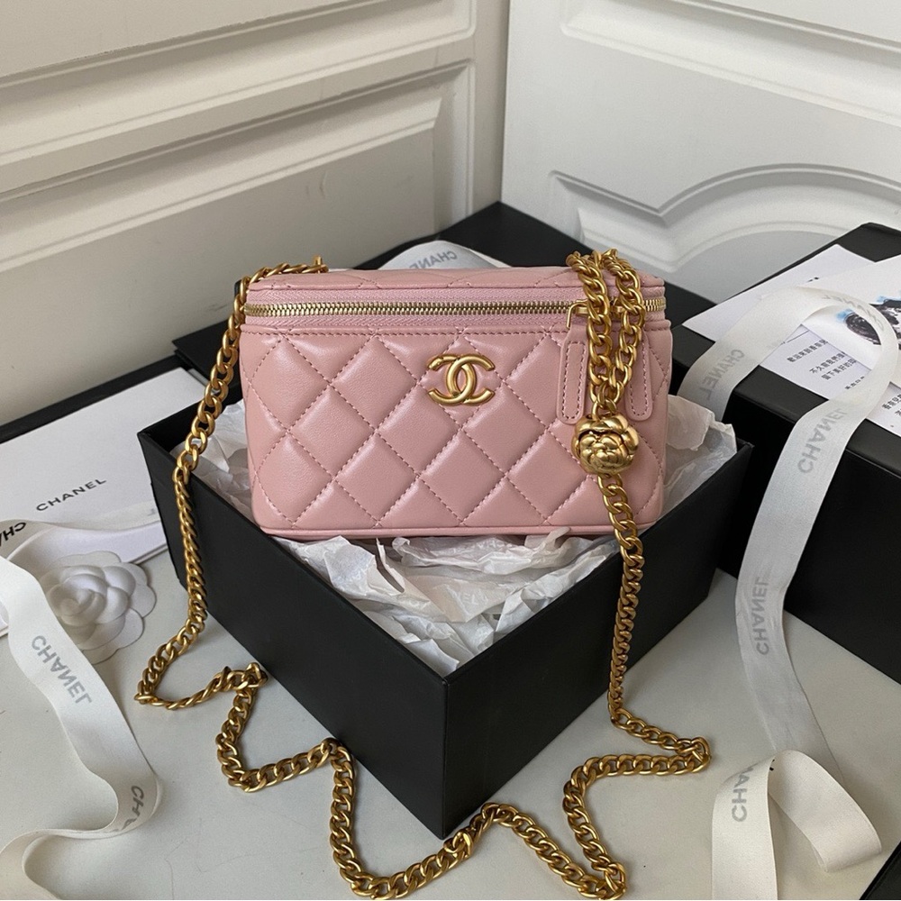 Chanel Caviar Quilted Sweetheart Vanity Case Pink